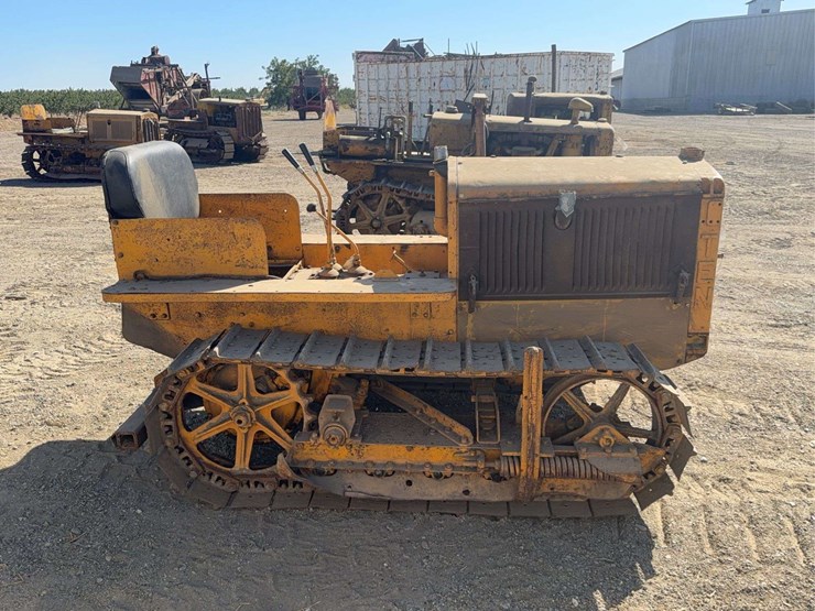 caterpillar-ten-image-6