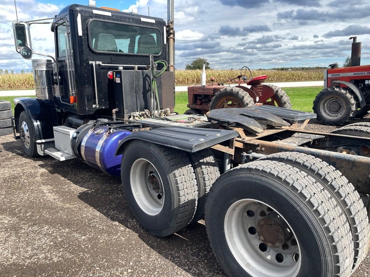 #116-•-2013-peterbilt-day-cab-semi-(title-in-delay)-(denmark-wi)-image-5