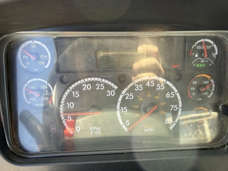 2016-freightliner-mechanics-truck-image-81