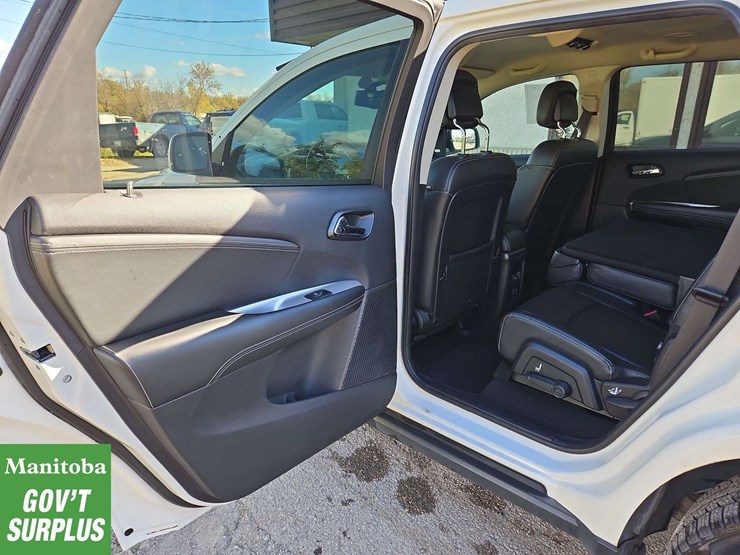 2015-dodge-journey-image-22