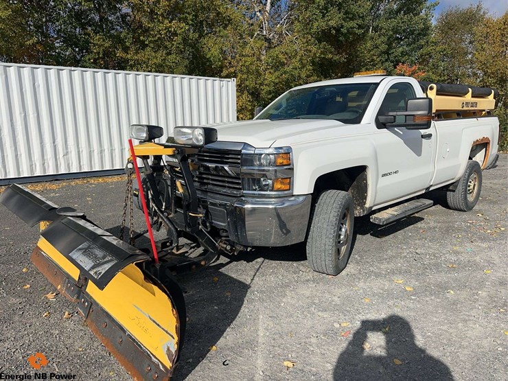 2016-chevrolet-silverado-2500hd-image-1