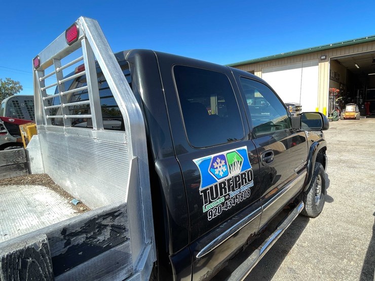 2004-gmc-2500hd-image-33