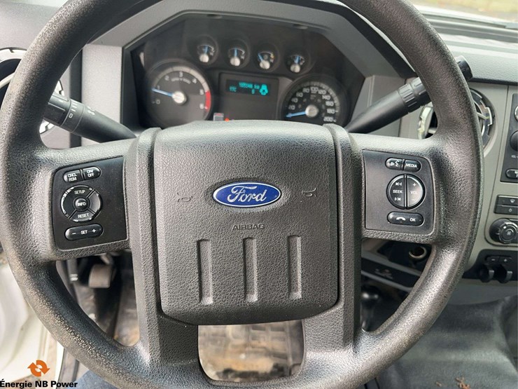 2014-ford-f550-xlt-image-27