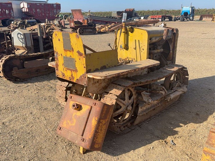 caterpillar-fifteen-image-5