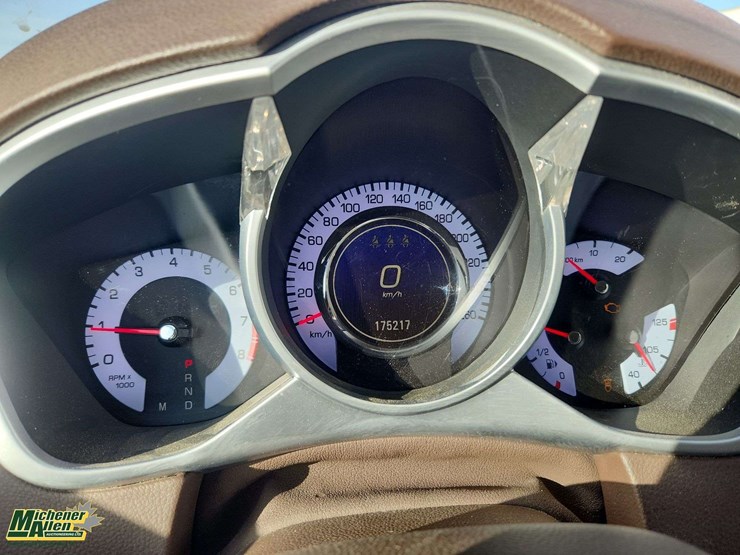 2010-cadillac-srx-image-6