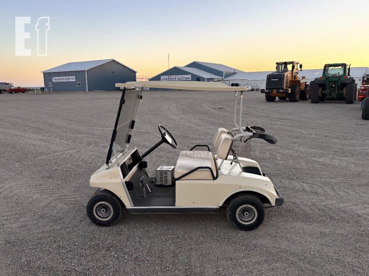 club-car-golf-cart,-brand-new-deka-batteries!-9181-image-2