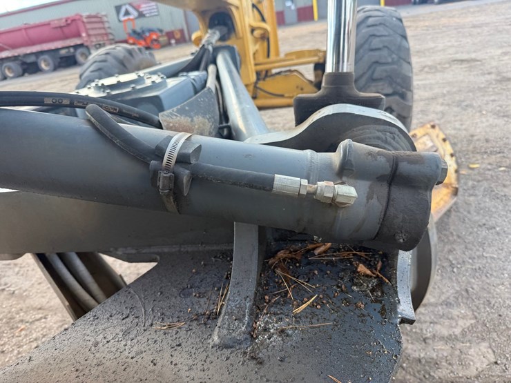 deere-672d-image-34