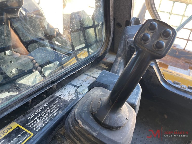2023-deere-332g-image-23
