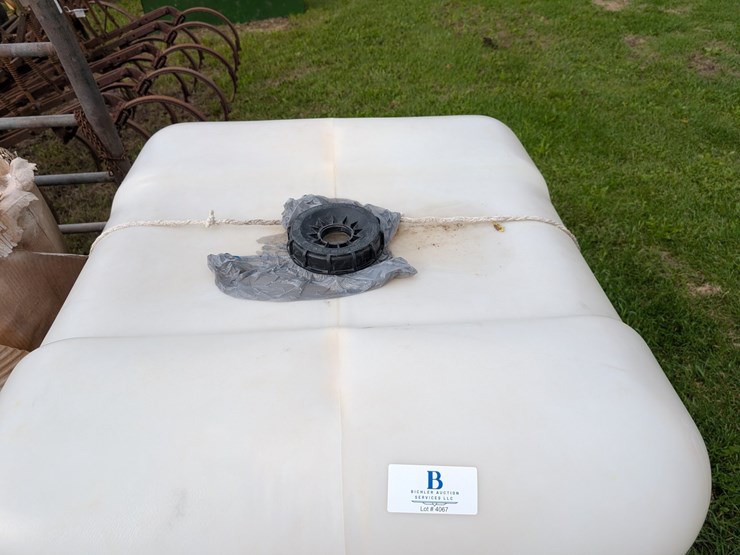 #4067-•-225-gallon-tote-image-4