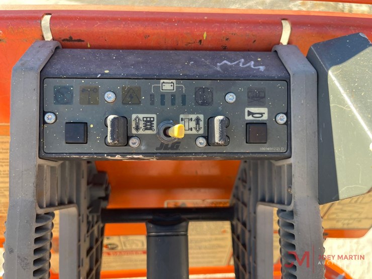 2015-jlg-2630es-image-15