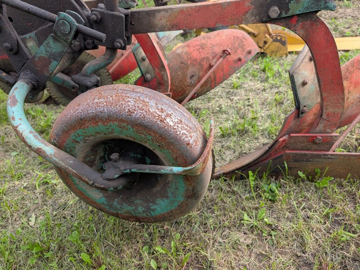 #4061-•-kverneland-3-bottom-plow-image-9