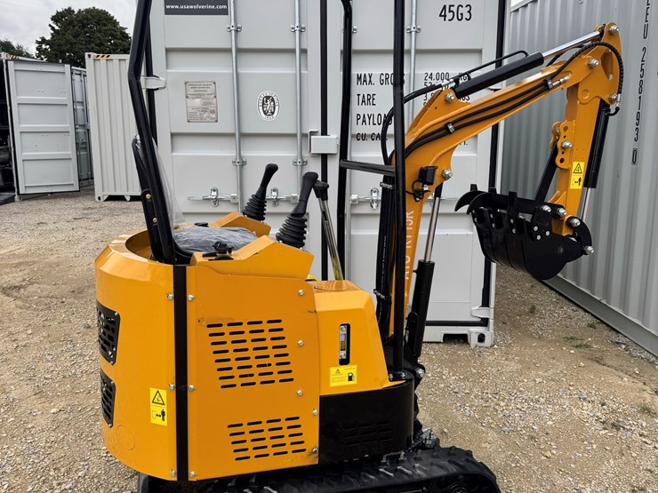 2026-unused-rt15r-z-mini-excavator-...-broken-throttle-see-photos,-can-be-adjusted-manually-image-1