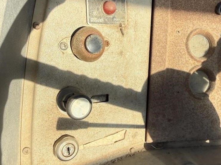 ford-f700-image-32