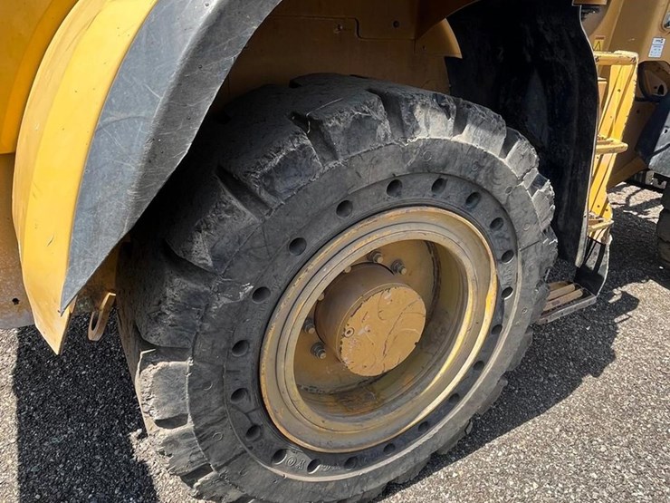 caterpillar-914m-image-28