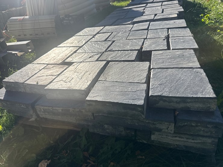 #3180-•-(4)-pallets-of-decorative-pavers-image-6