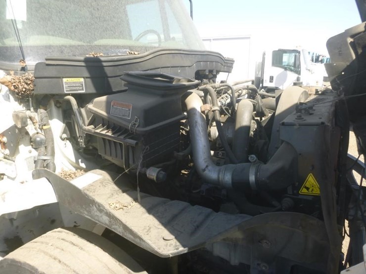 2013-international-durastar-4300-image-21