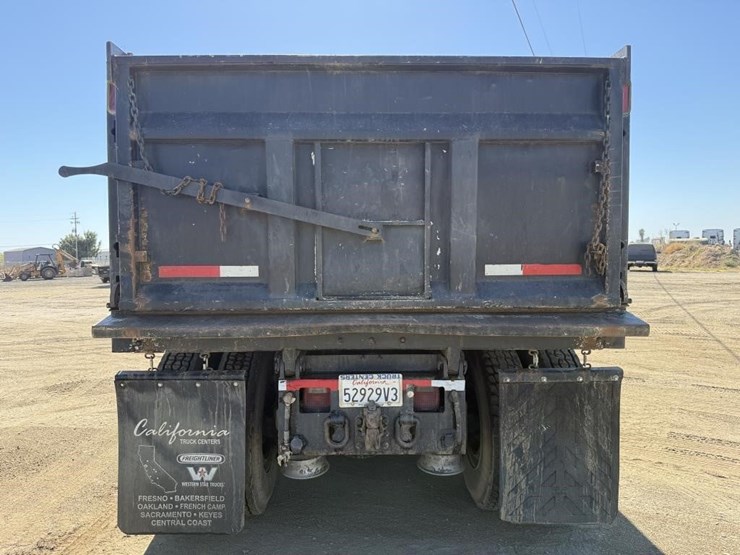 2018-freightliner-m2-dump-truck-image-8