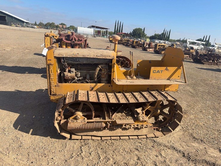 caterpillar-fifteen-image-2