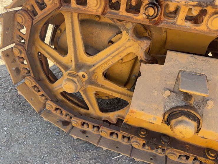 caterpillar-15-image-17