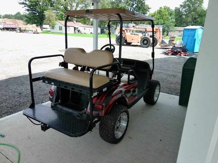 ez-go-golf-cart-image-3