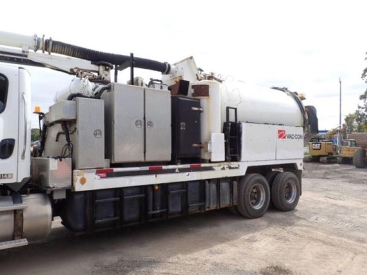 2015-freightliner-114sd-image-38