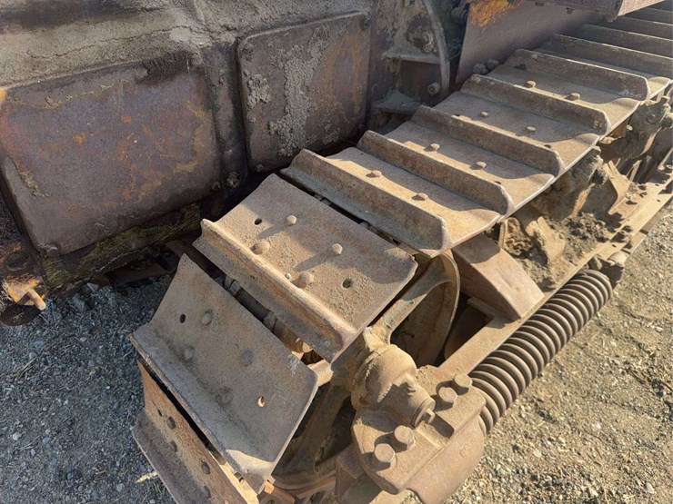 caterpillar-thirty-image-10