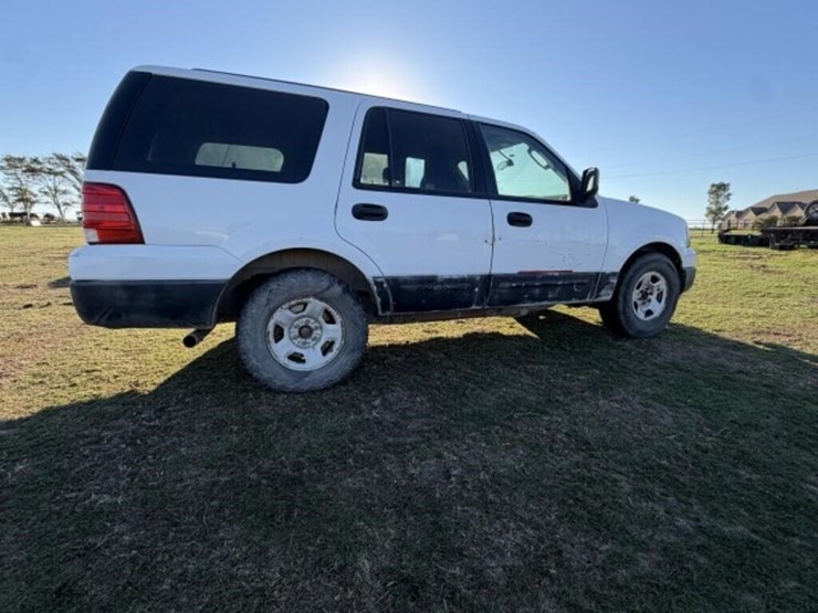 2004-ford-expedition-xlt-image-4