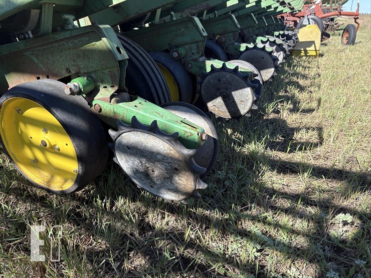 john-deere-7000-image-5