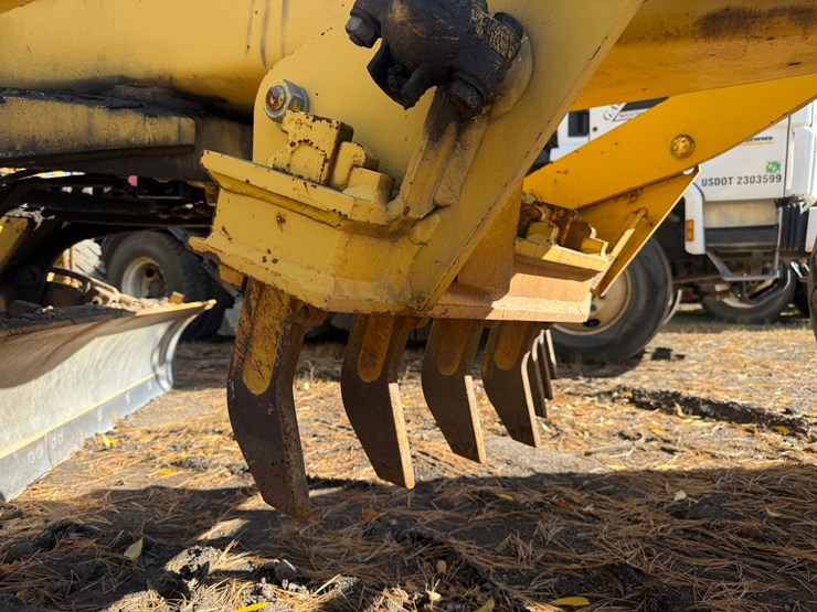 #3534-•-komatsu-gd305a-motor-grader-image-22
