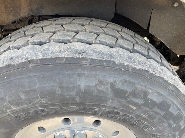 2005-kenworth-t800-image-13