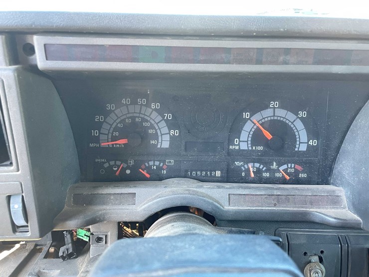 2002-chevrolet-6500-image-22