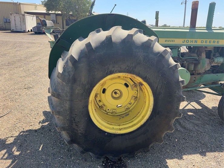 john-deere-820-image-17