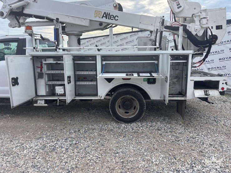 2019-ford-f550-image-21