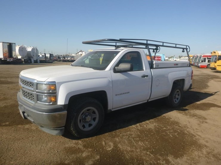 2015-chevrolet-1500-image-2