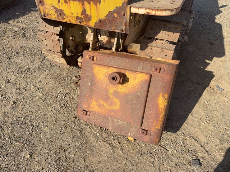 caterpillar-fifteen-image-28