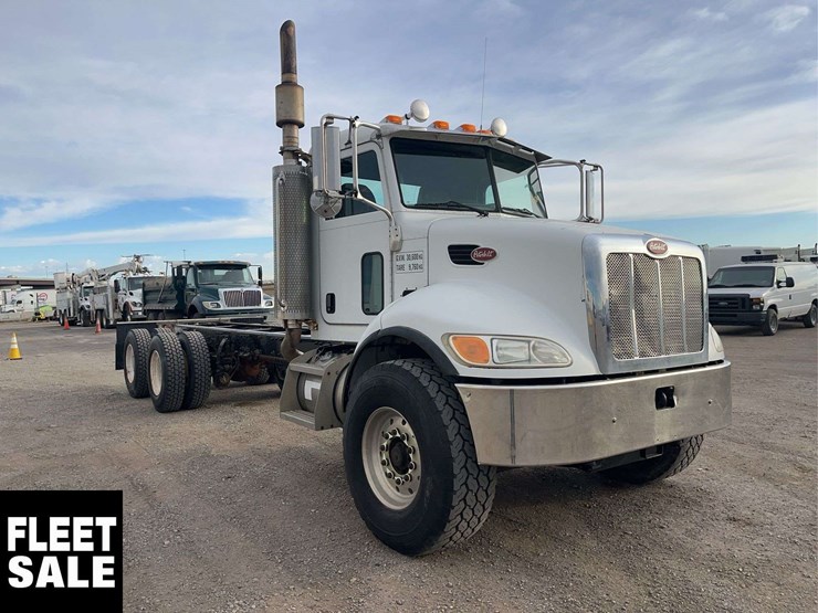 2007-peterbilt-335-image-2
