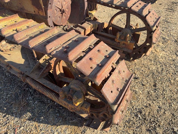 caterpillar-thirty-image-5