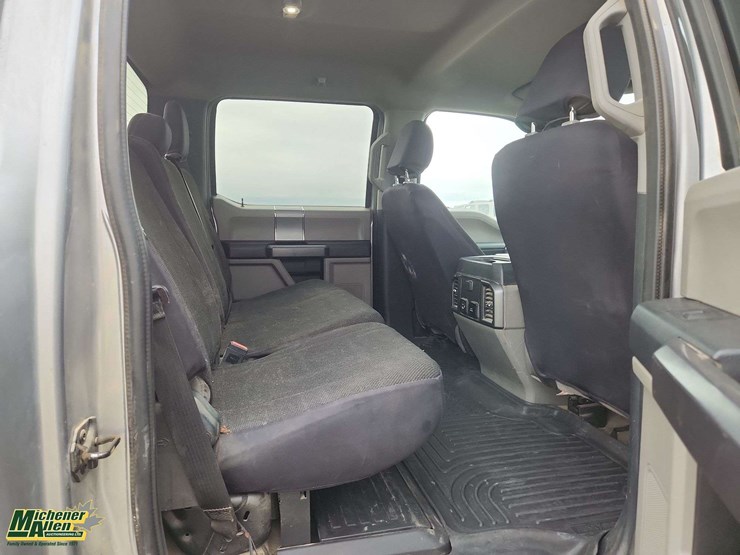 2022-ford-f250-image-25