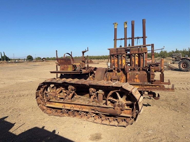 caterpillar-60-image-2