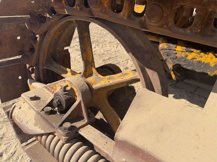 caterpillar-28-image-12