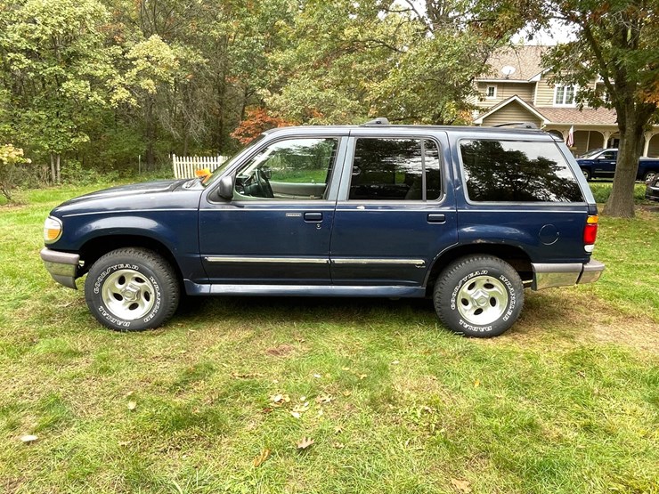 1997-ford-explorer-xlt-image-8