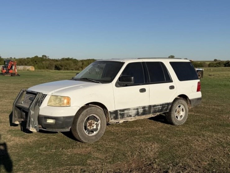 2004-ford-expedition-xlt-image-1