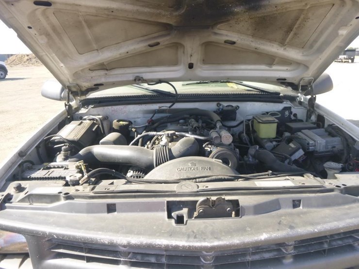 2002-chevrolet-3500hd-image-29