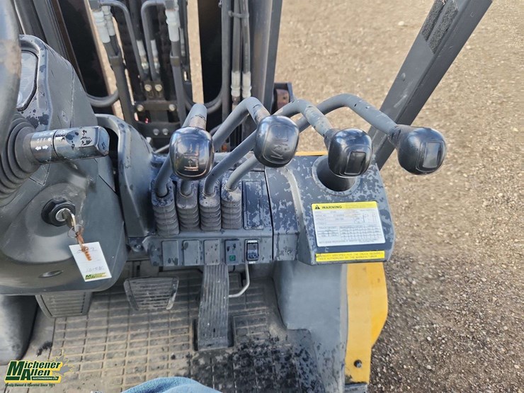 2020-caterpillar-gp30n-image-10