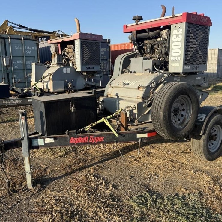 2012 ASPHALT ZIPPER AZ300