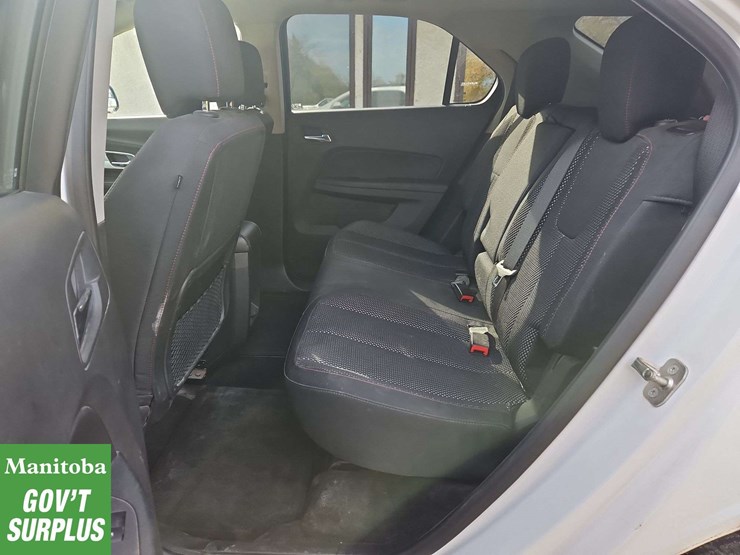 2013-chevrolet-equinox-image-24