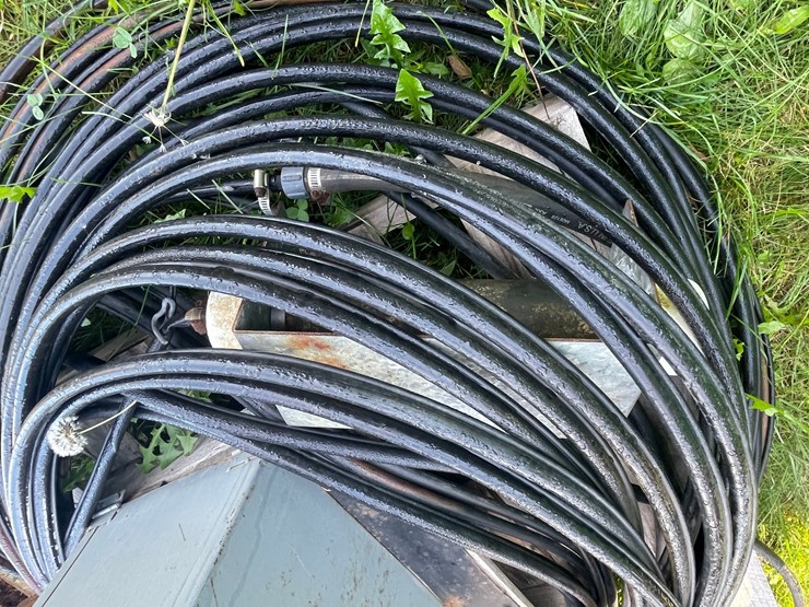#3213-•-caged-electric-motor-with-pump-and-hose-image-8