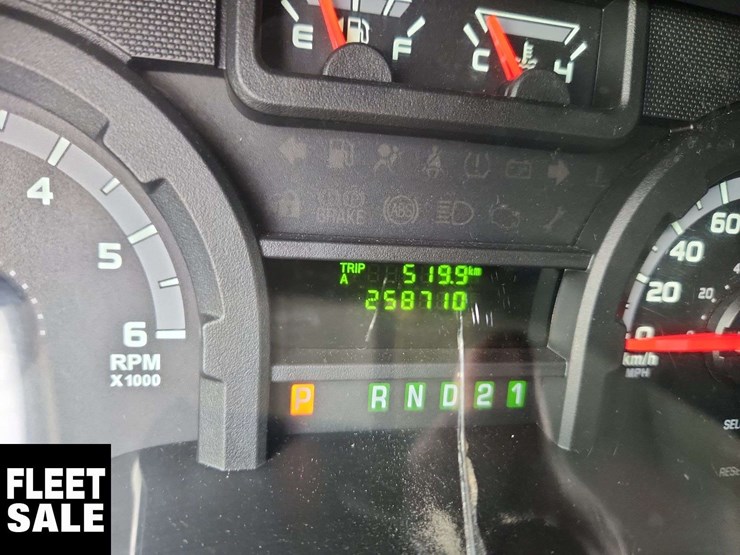 2014-ford-cargo-image-10