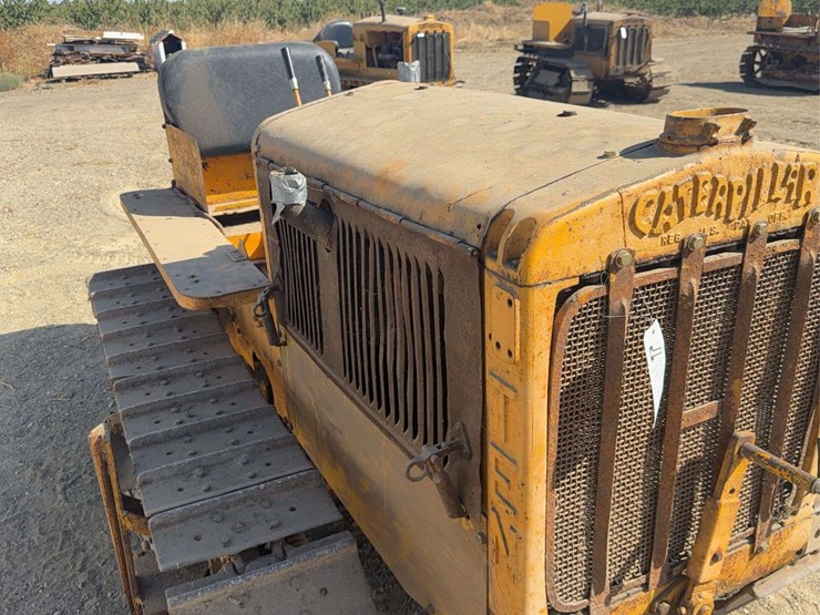 caterpillar-ten-image-11