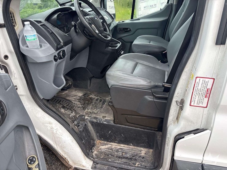 2016-ford-transit-image-11